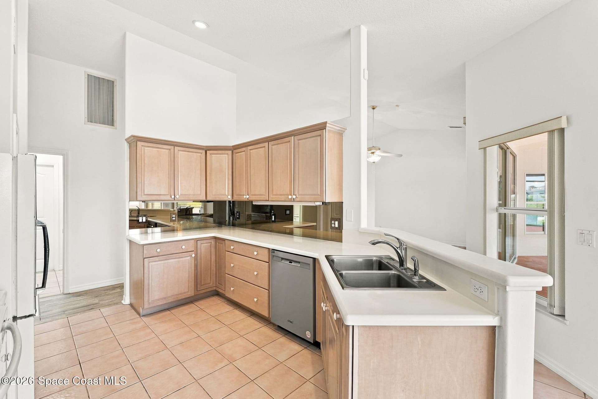995 Wildwood Drive photo 12