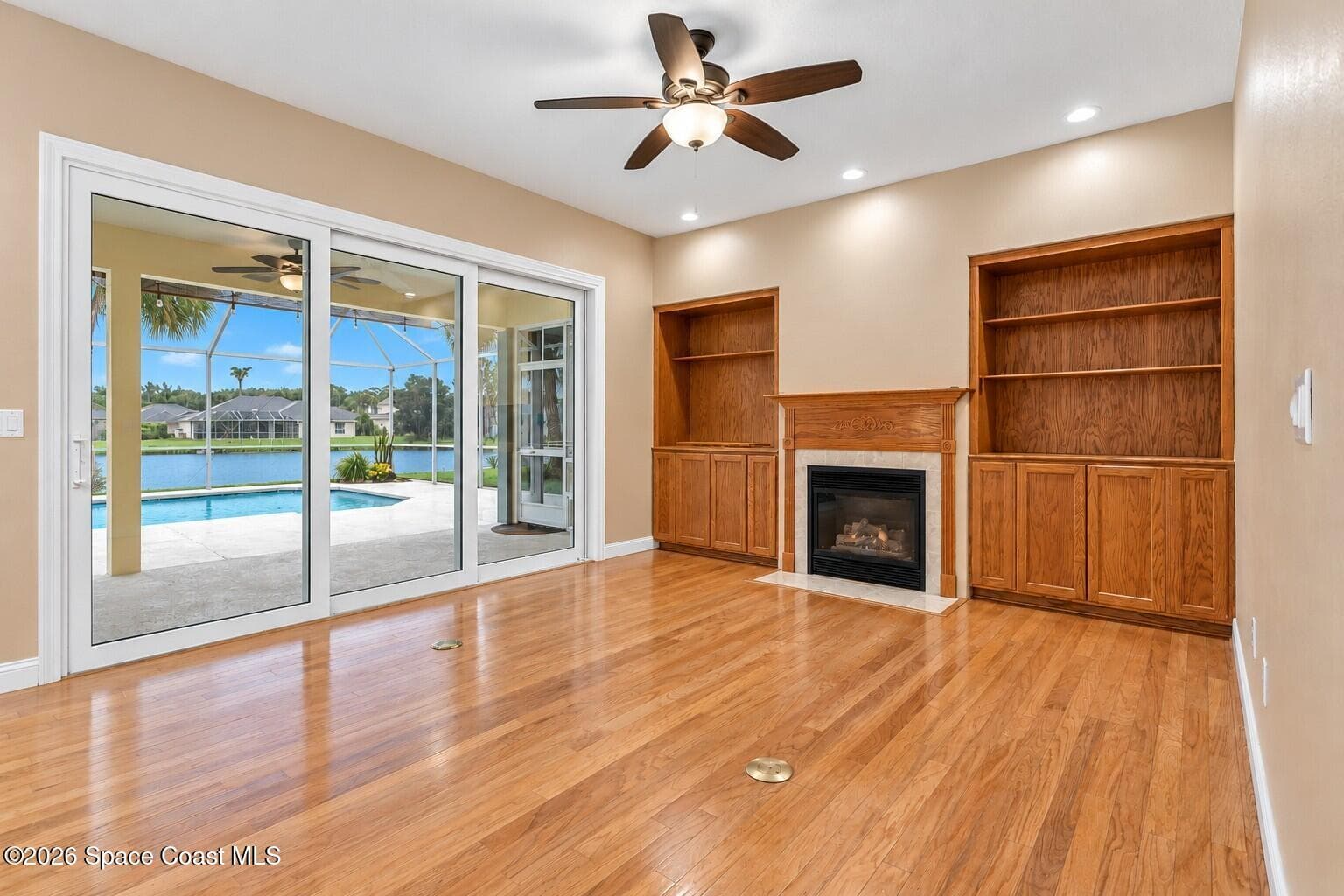 4033 Sand Ridge Drive photo 10