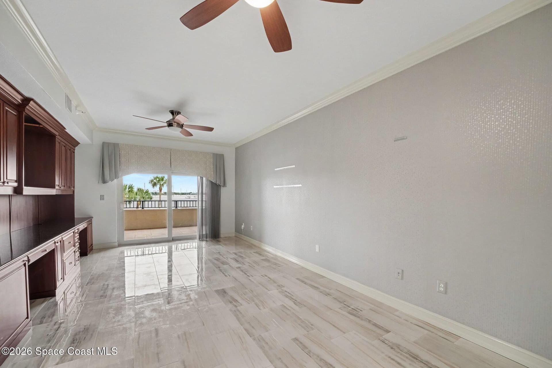 29 Riverside Drive 203 photo 24
