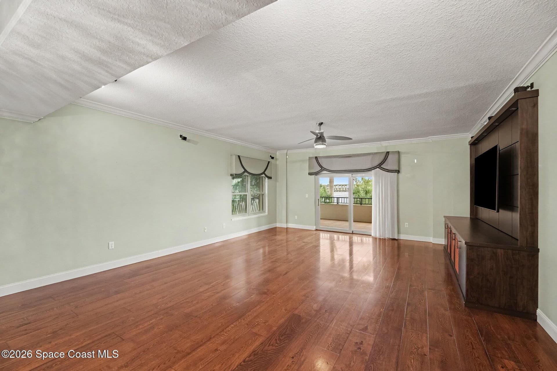 29 Riverside Drive 203 photo 21