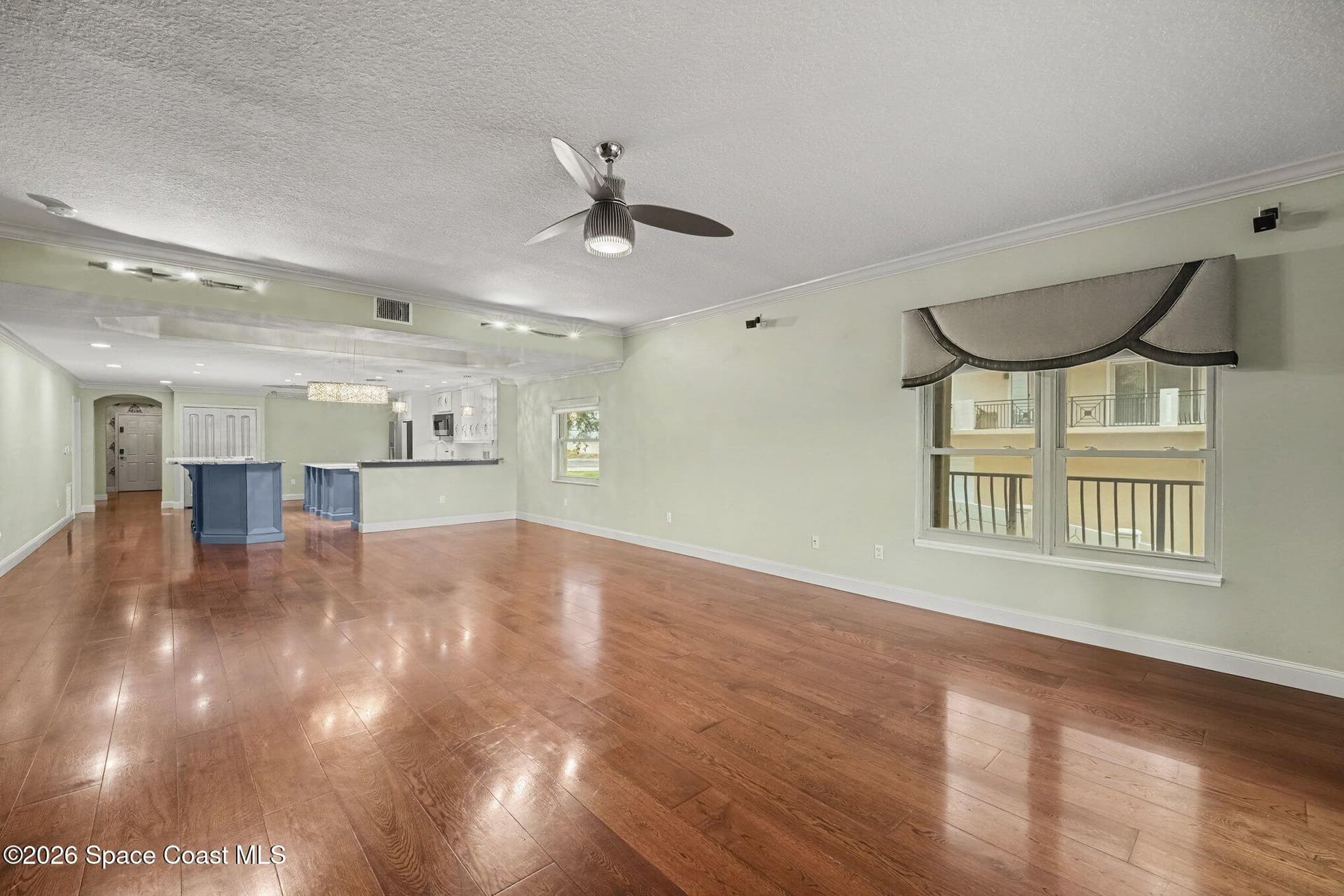 29 Riverside Drive 203 photo 13