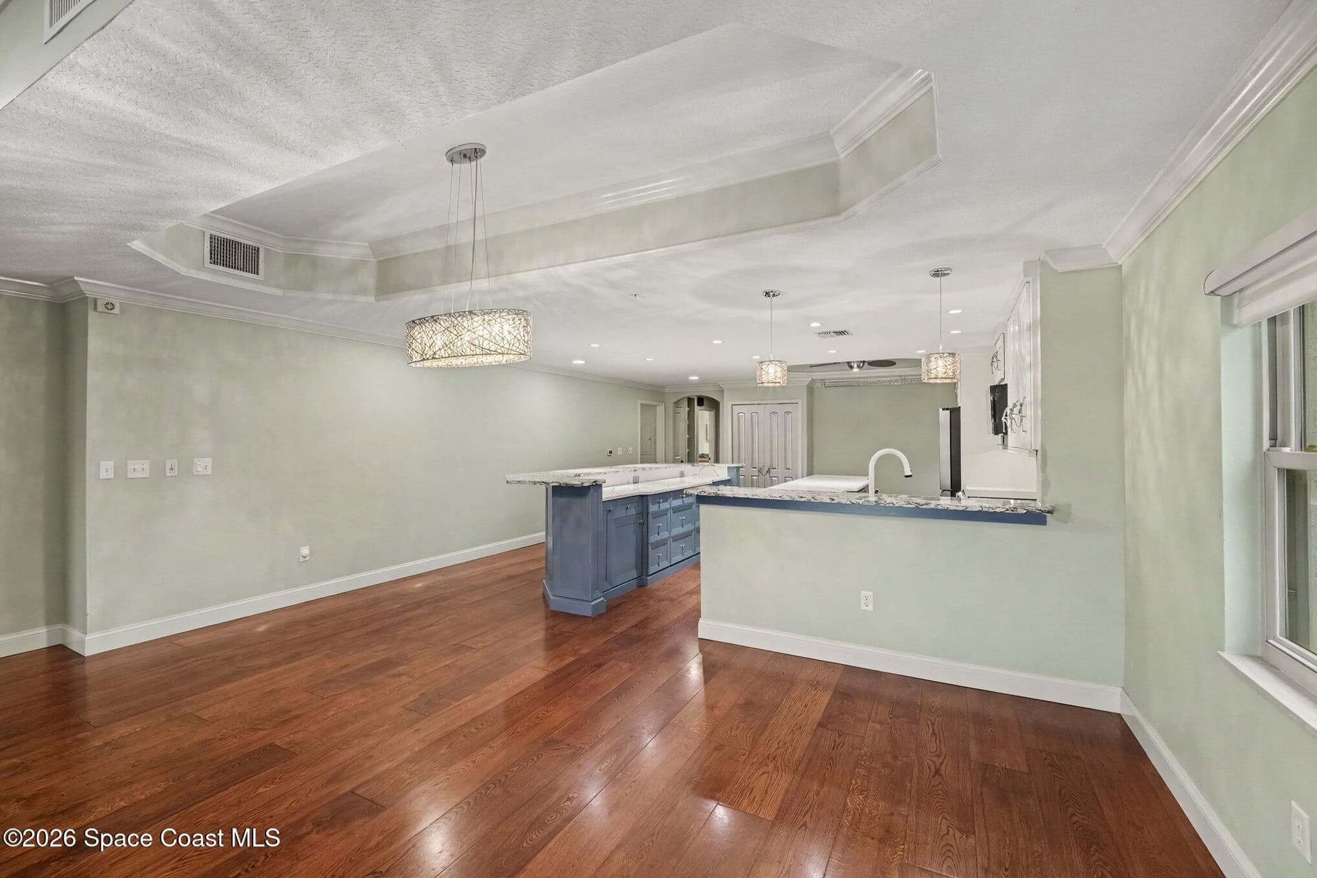 29 Riverside Drive 203 photo 16