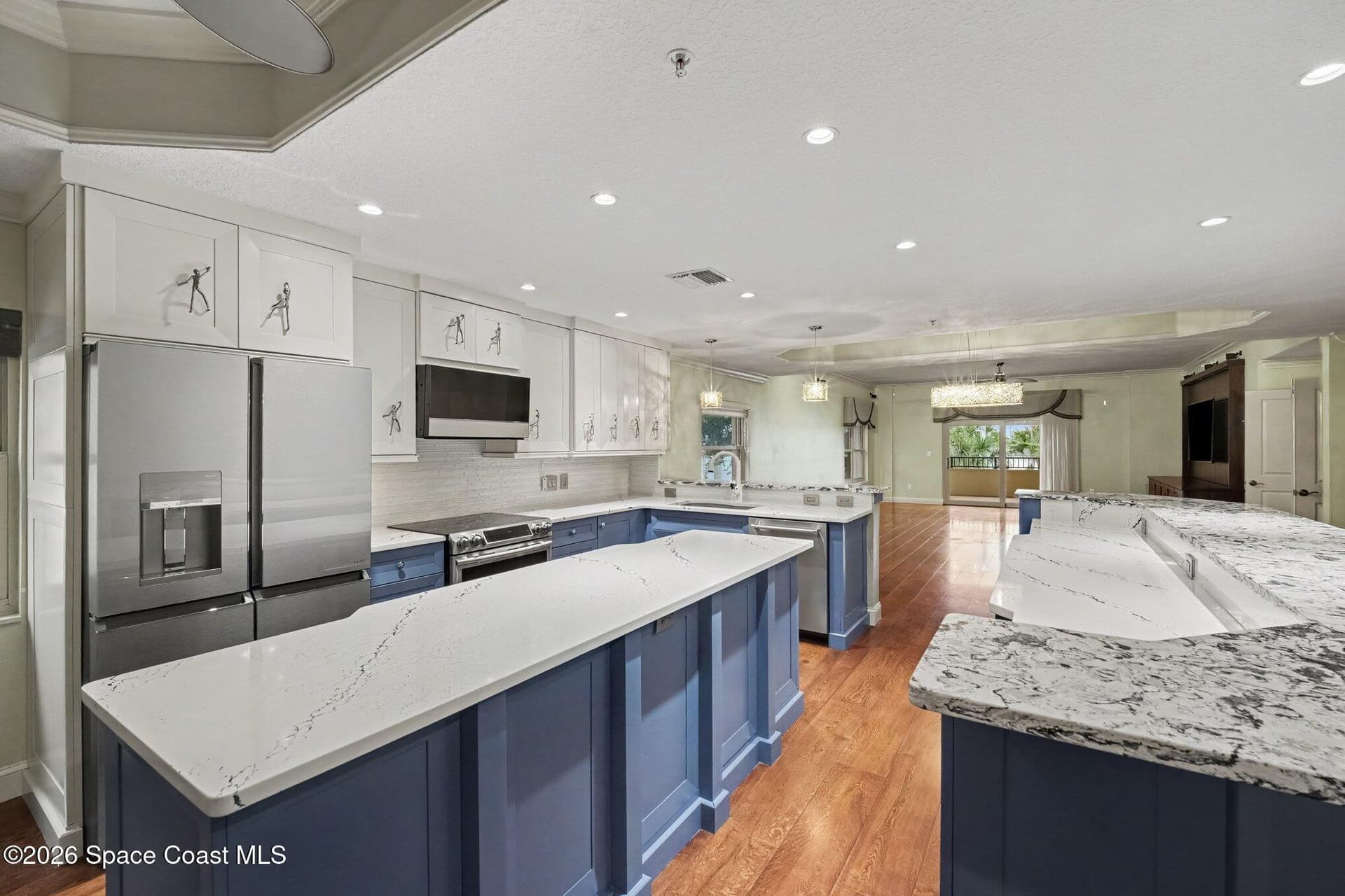 29 Riverside Drive 203 photo 6