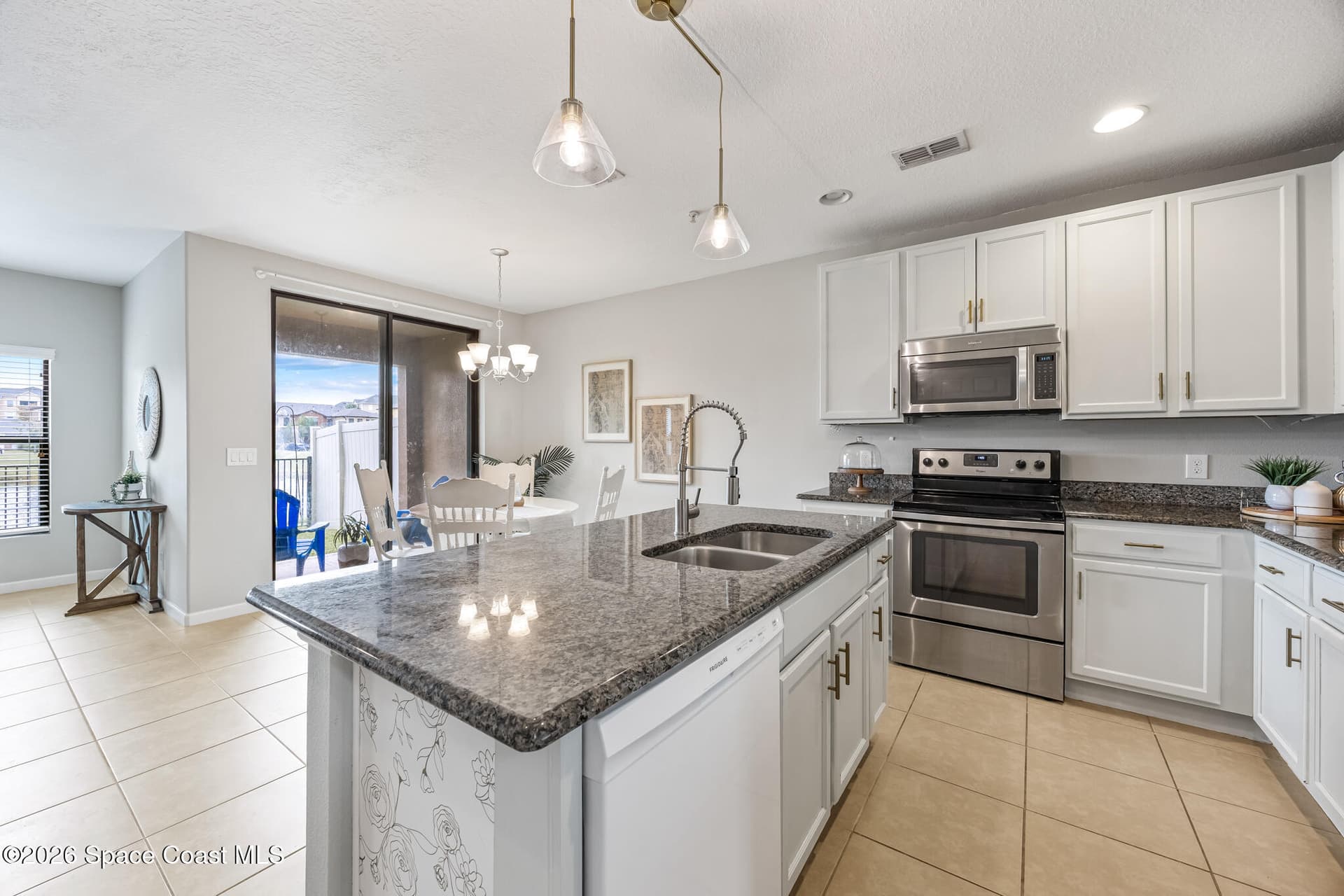 1410 Lara Circle 104 photo 12