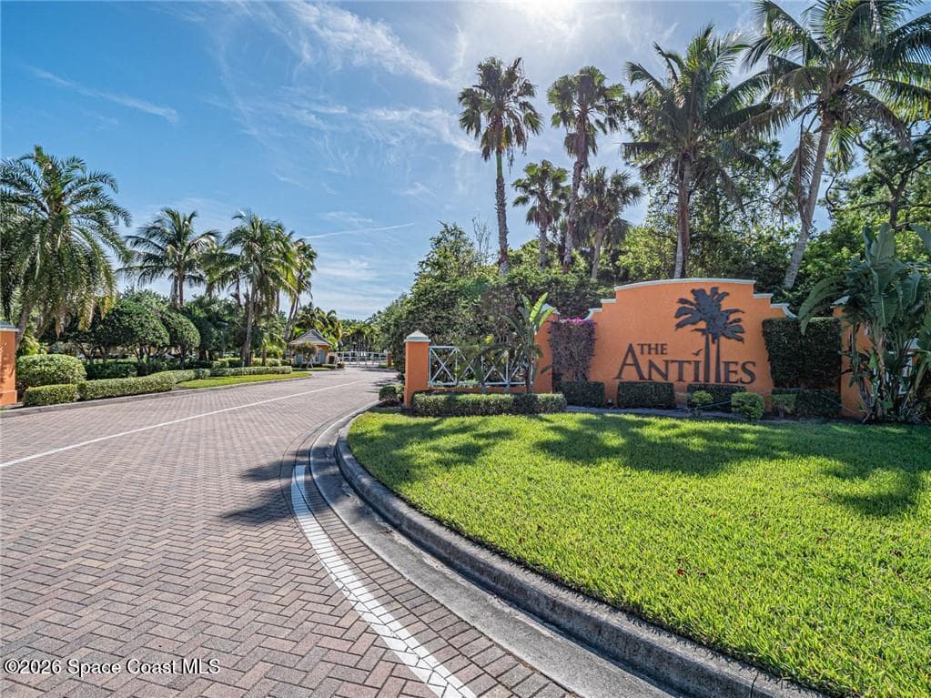 6400 Montserrat Drive photo 4