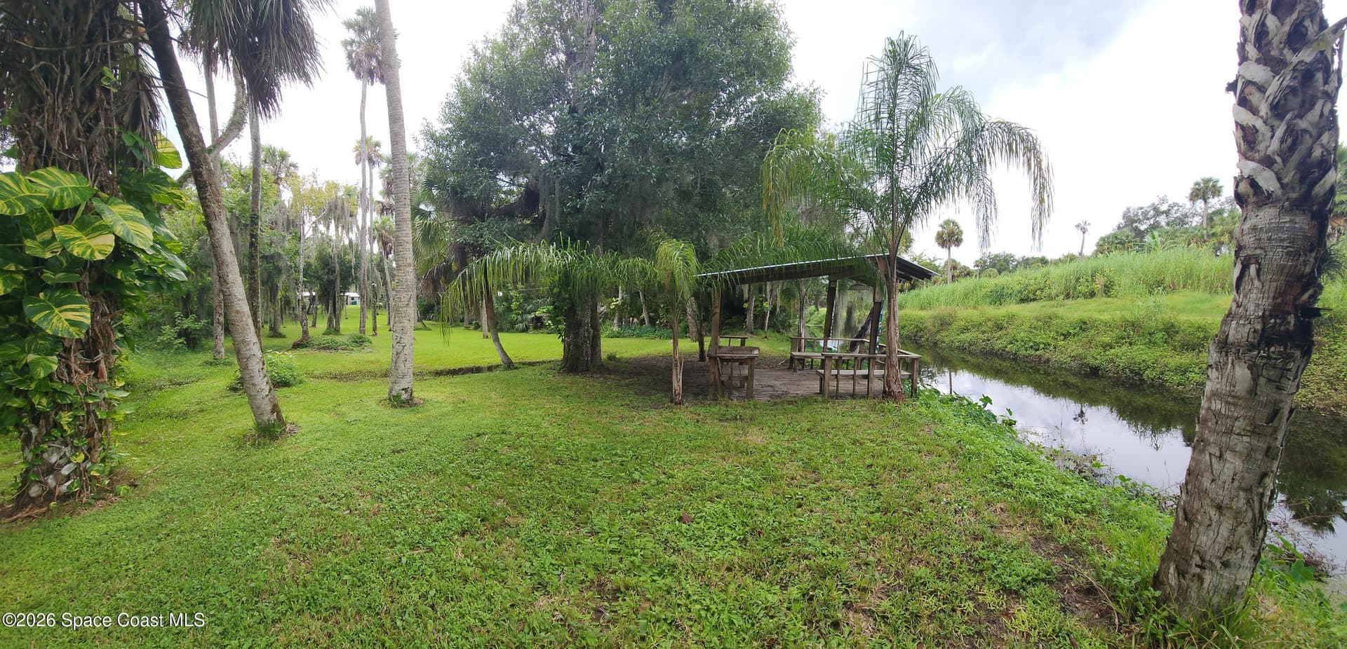2250 Floridiane Drive photo 8