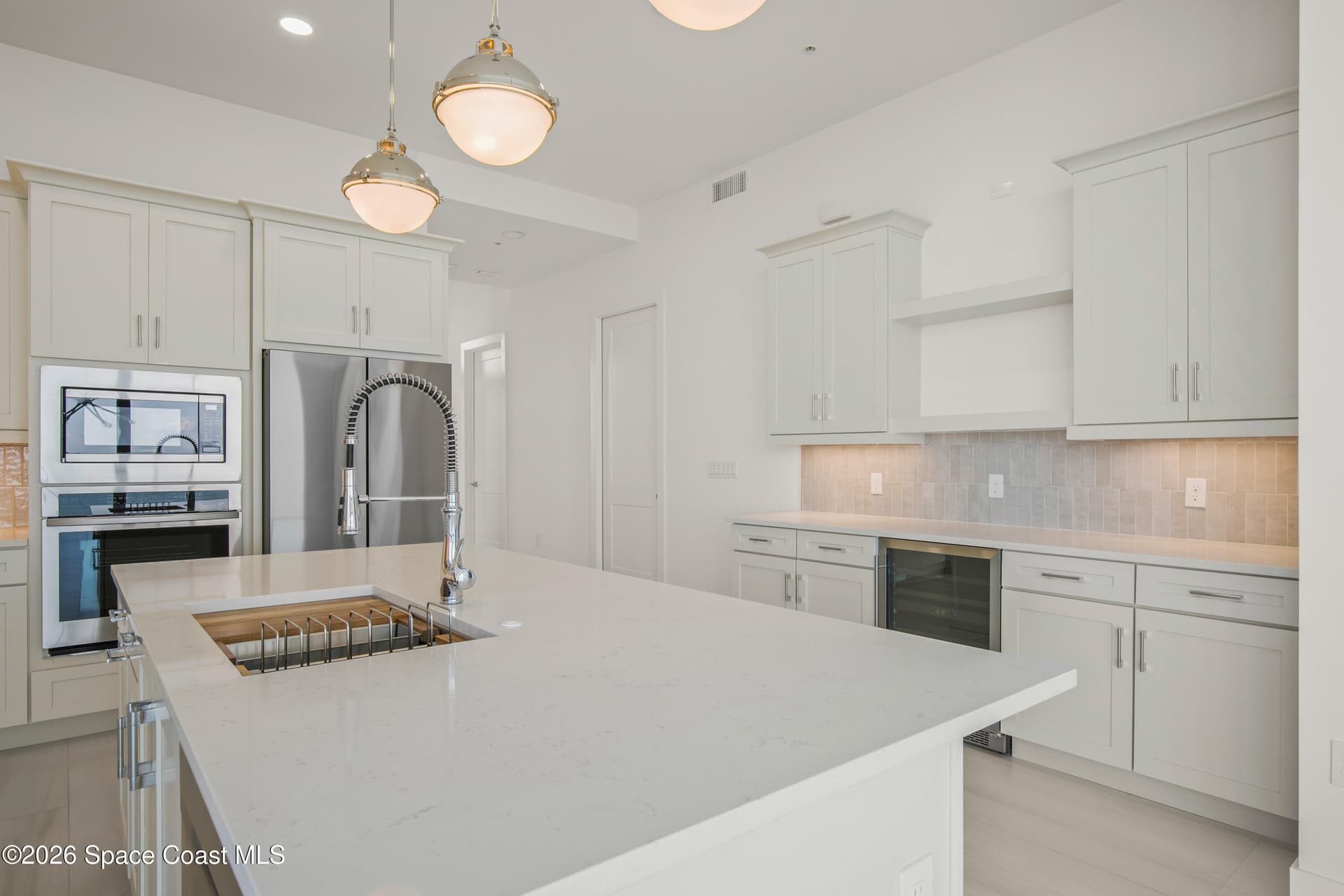 225 Strand Drive 408 photo 15