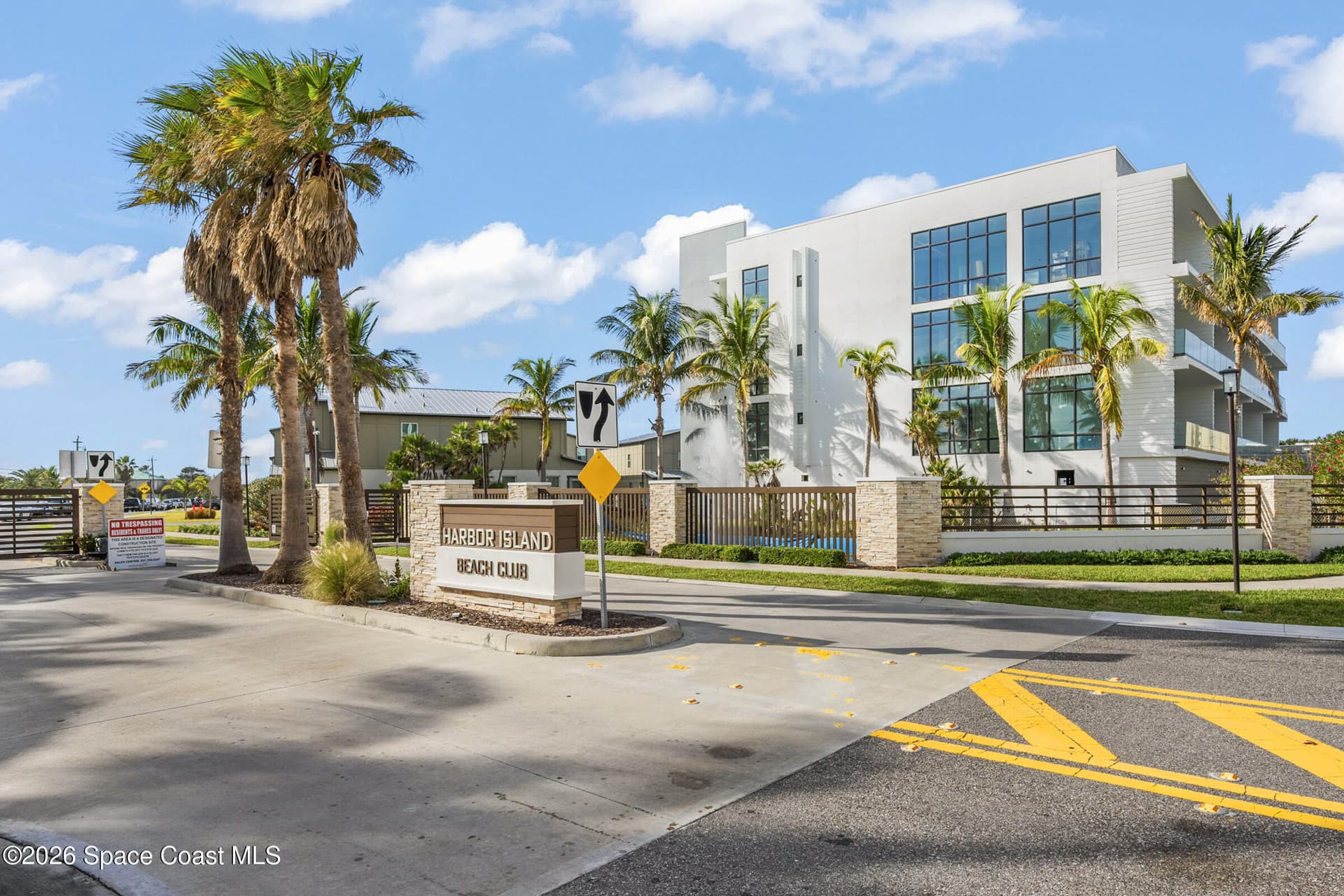 225 Strand Drive 408 photo 4
