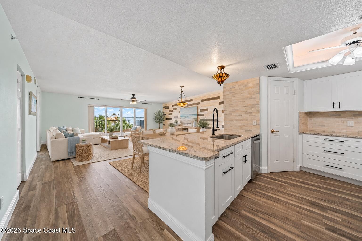 102 Riverside Drive 203 photo 17