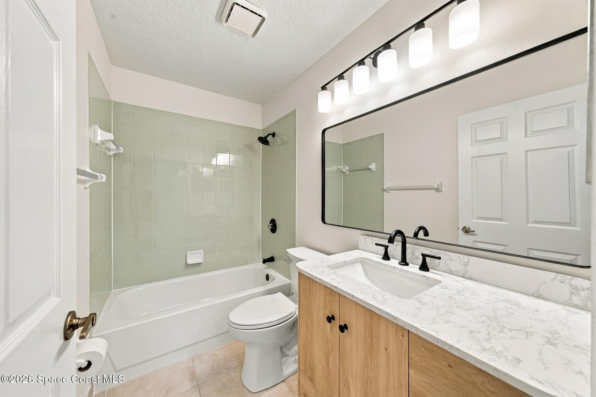 423 Vizcaya Court photo 17