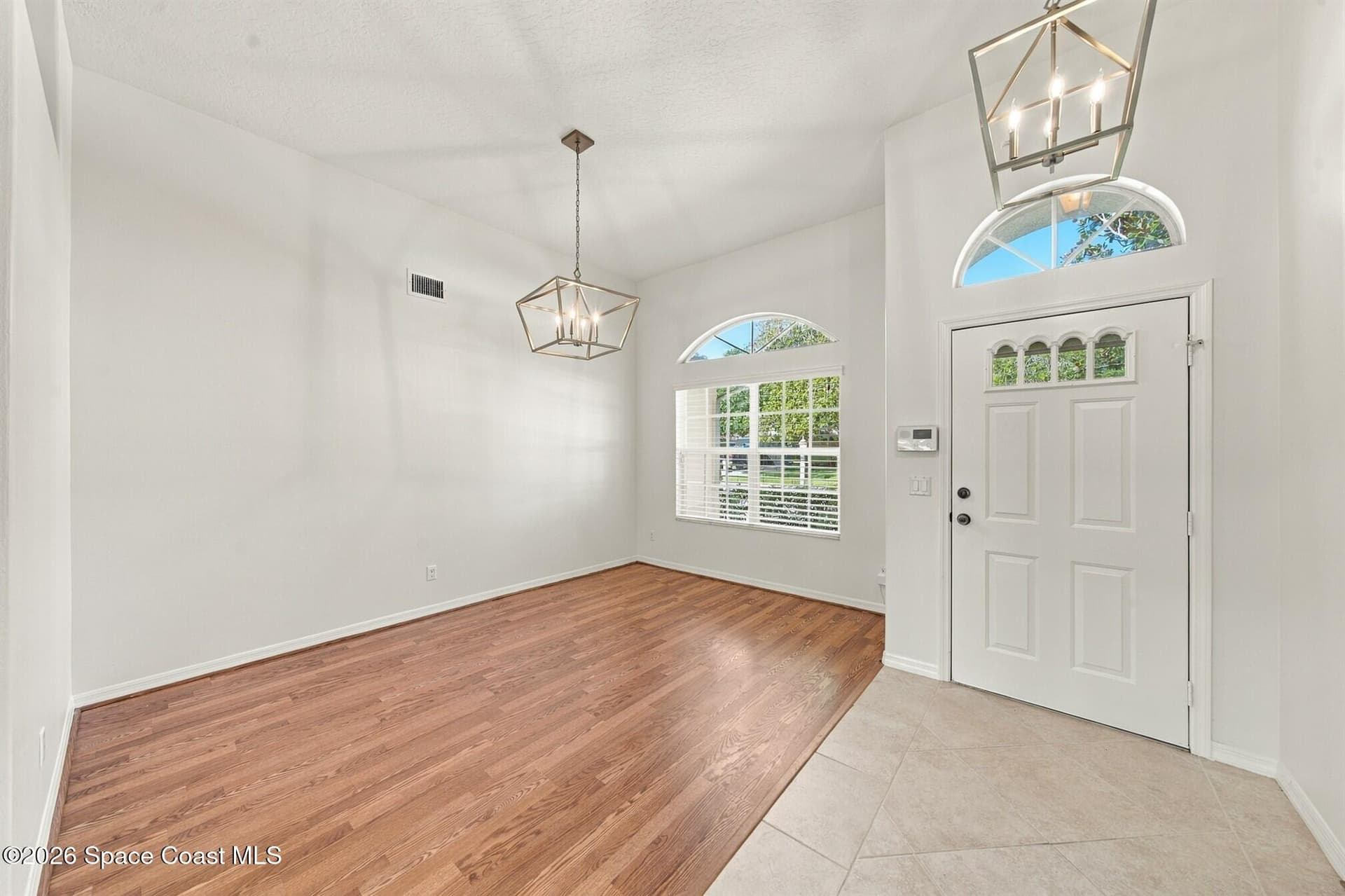423 Vizcaya Court photo 2