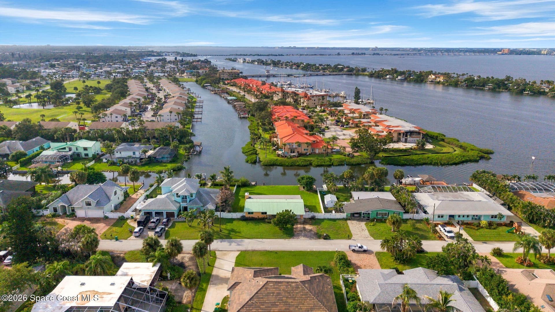 6 Venetian Way B photo 9