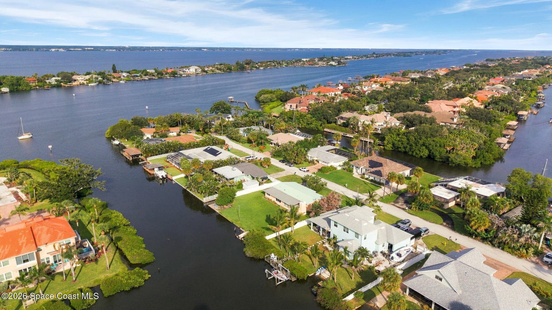 6 Venetian Way B photo 5
