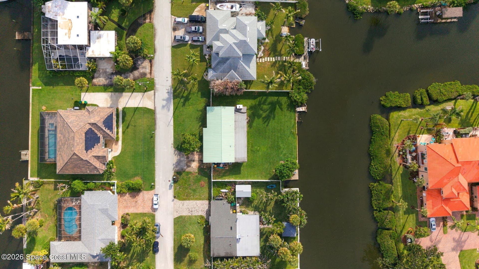 6 Venetian Way B photo 11
