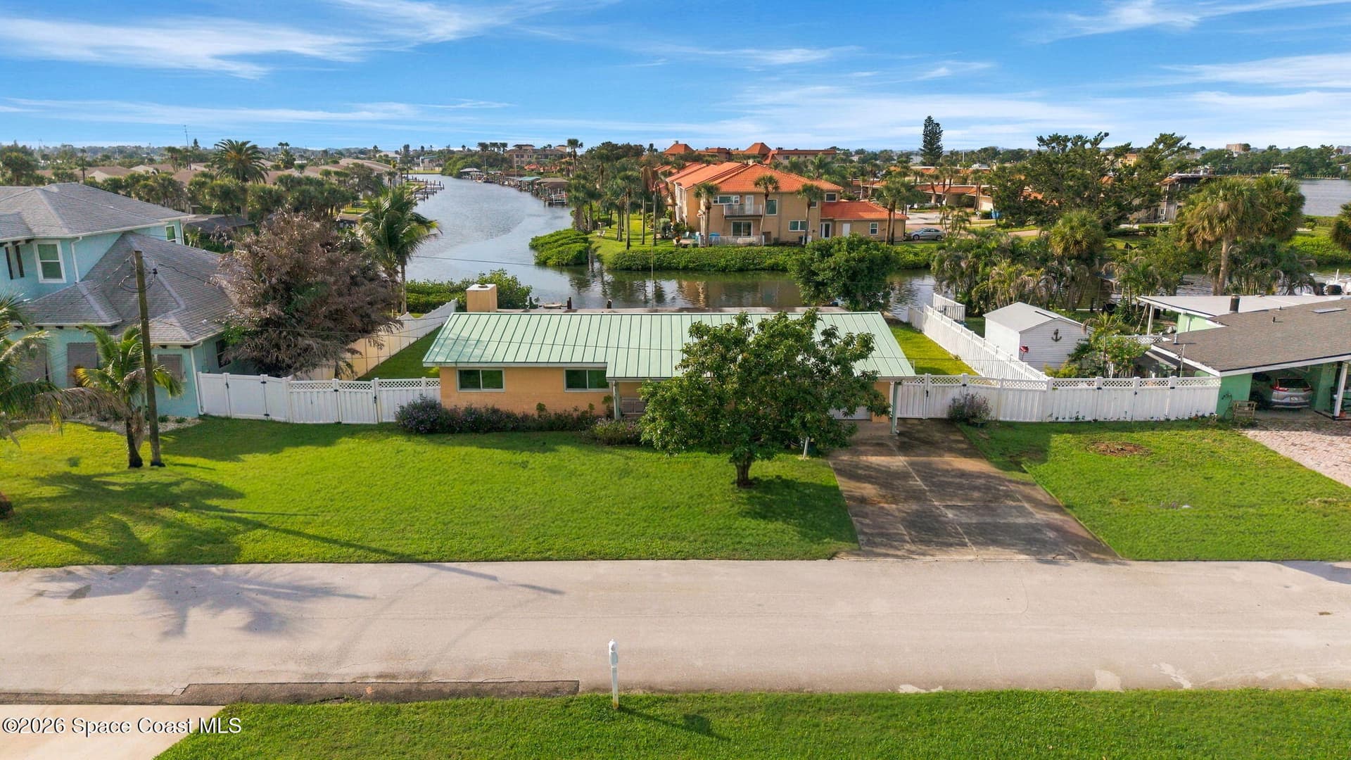 6 Venetian Way B photo 7