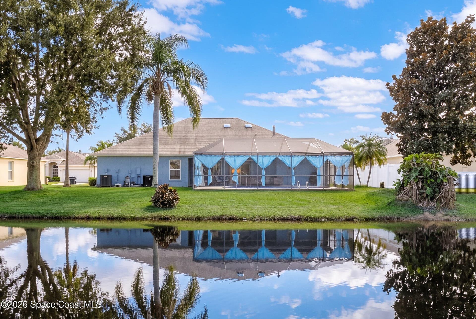 1079 Egret Lake Way photo 4