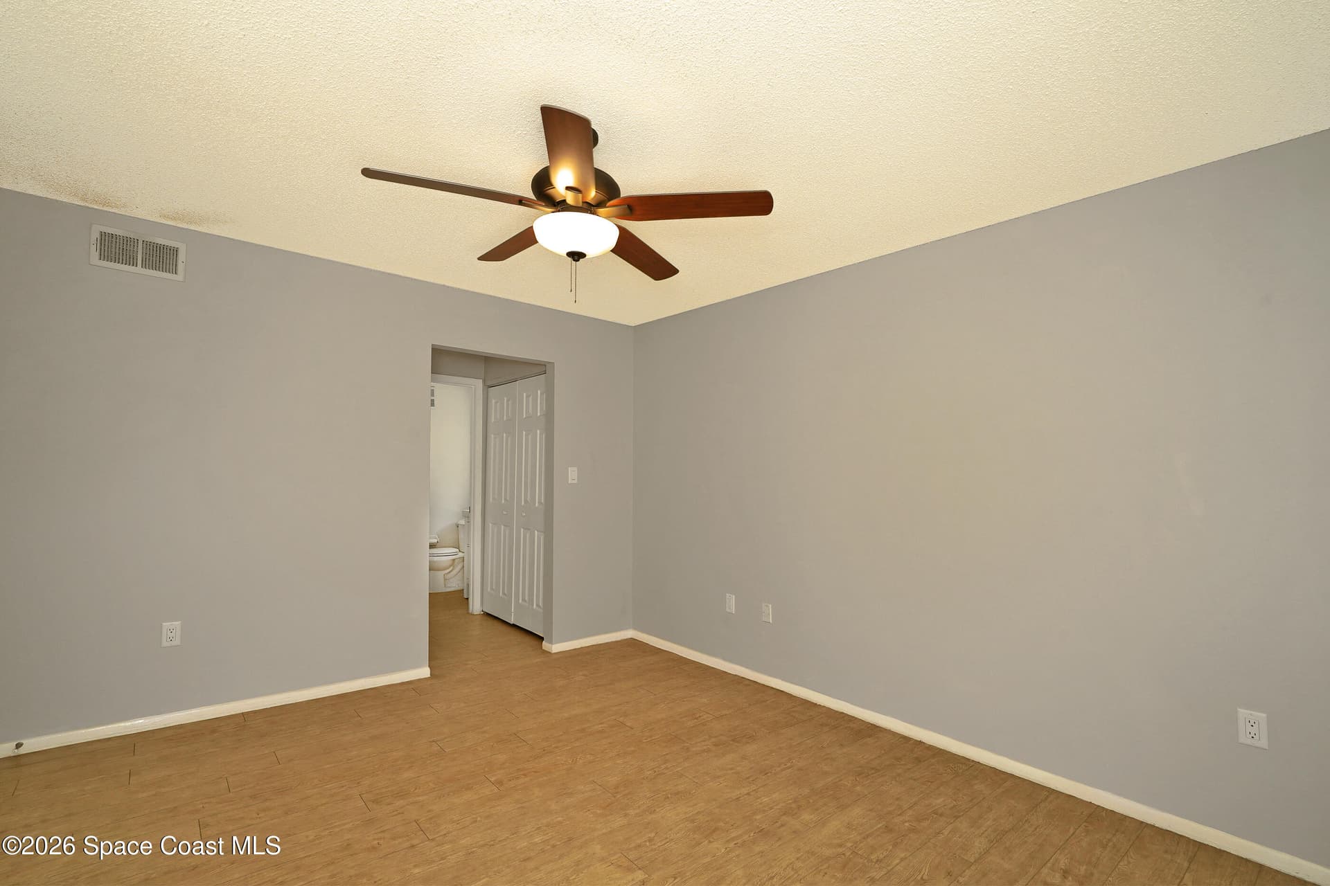 225 S Tropical Trail 302 photo 10