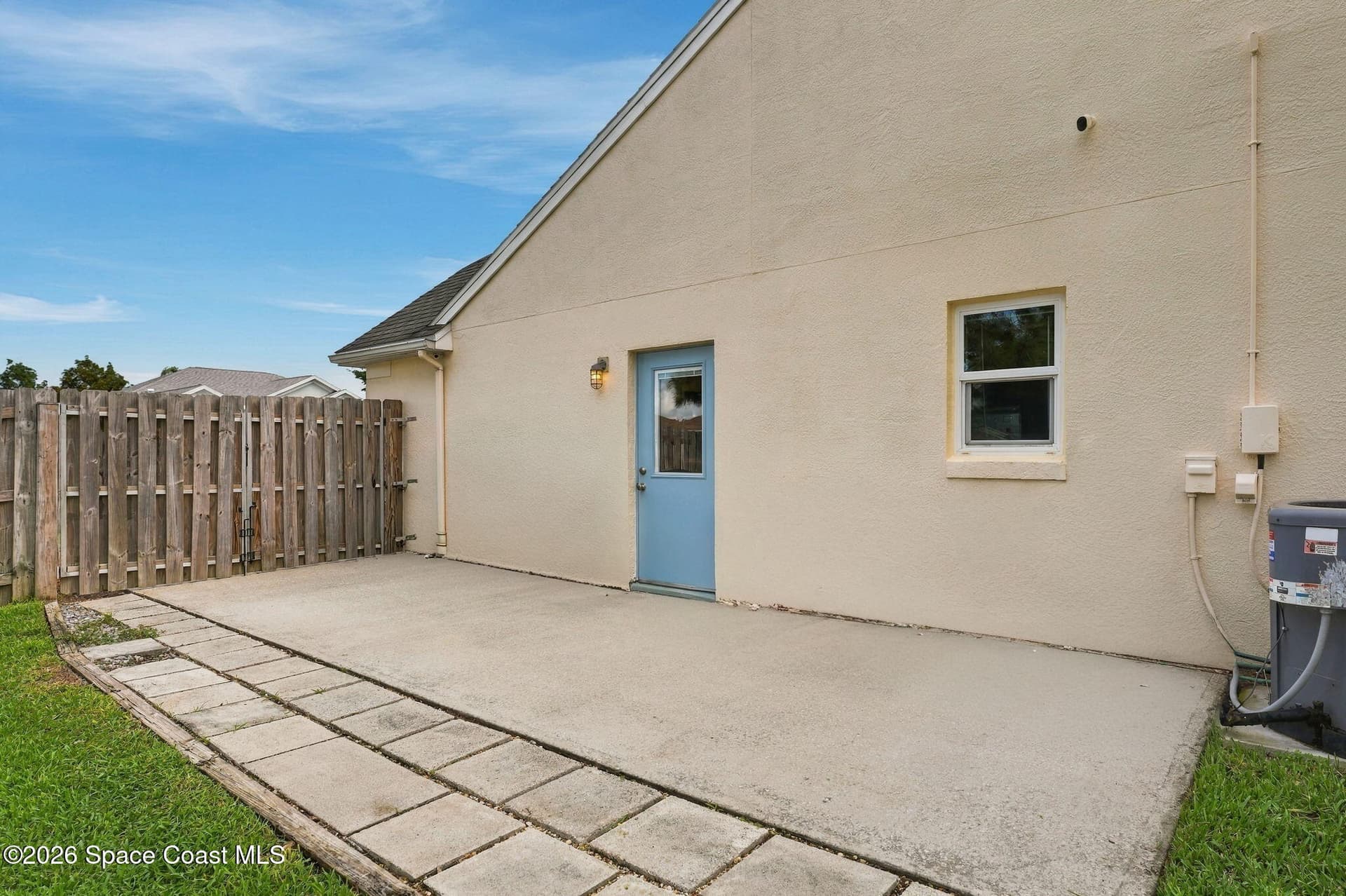 1493 Stafford Avenue photo 25