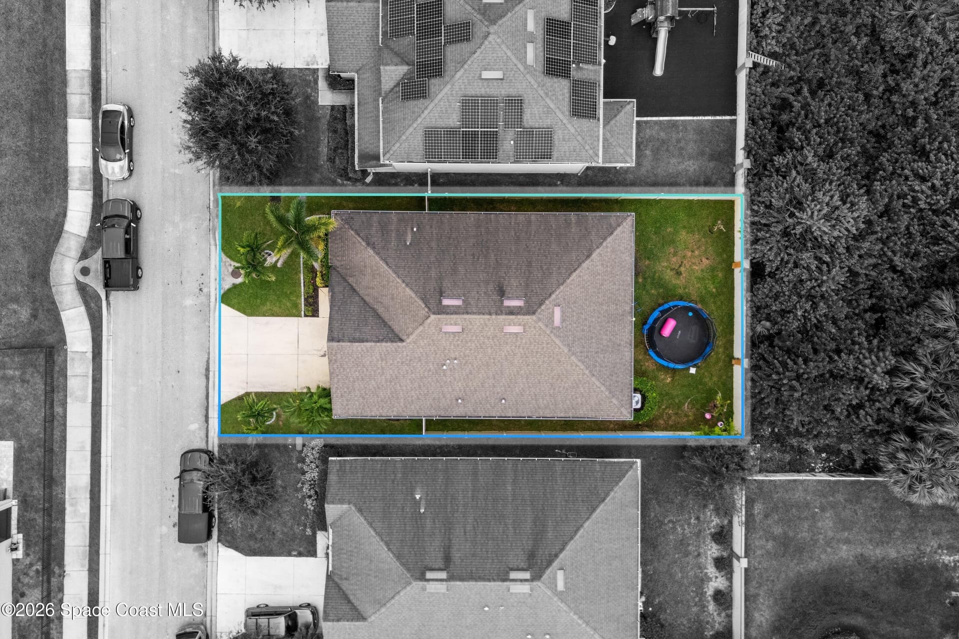 155 Sutherland Drive SW photo 2
