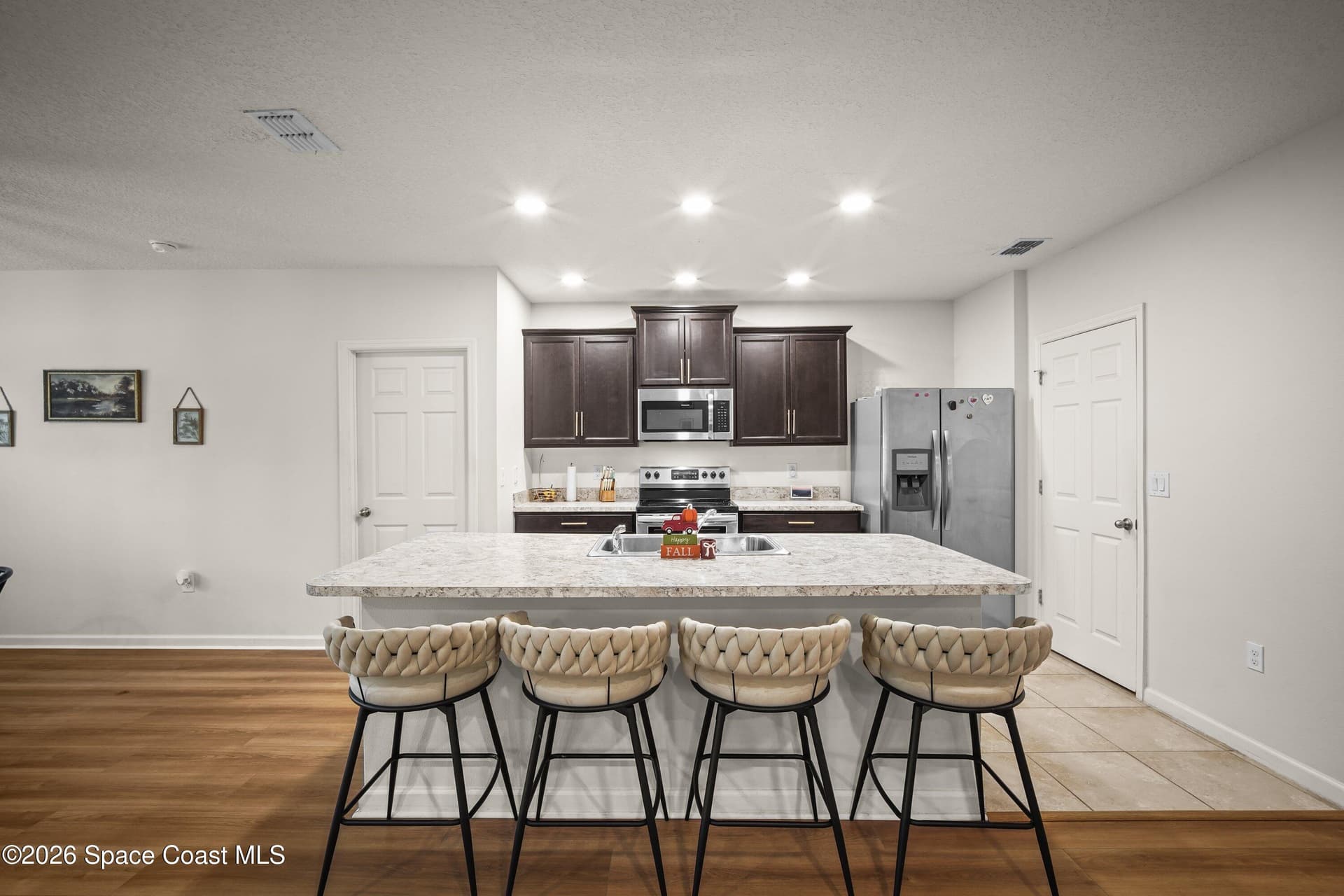 155 Sutherland Drive SW photo 12