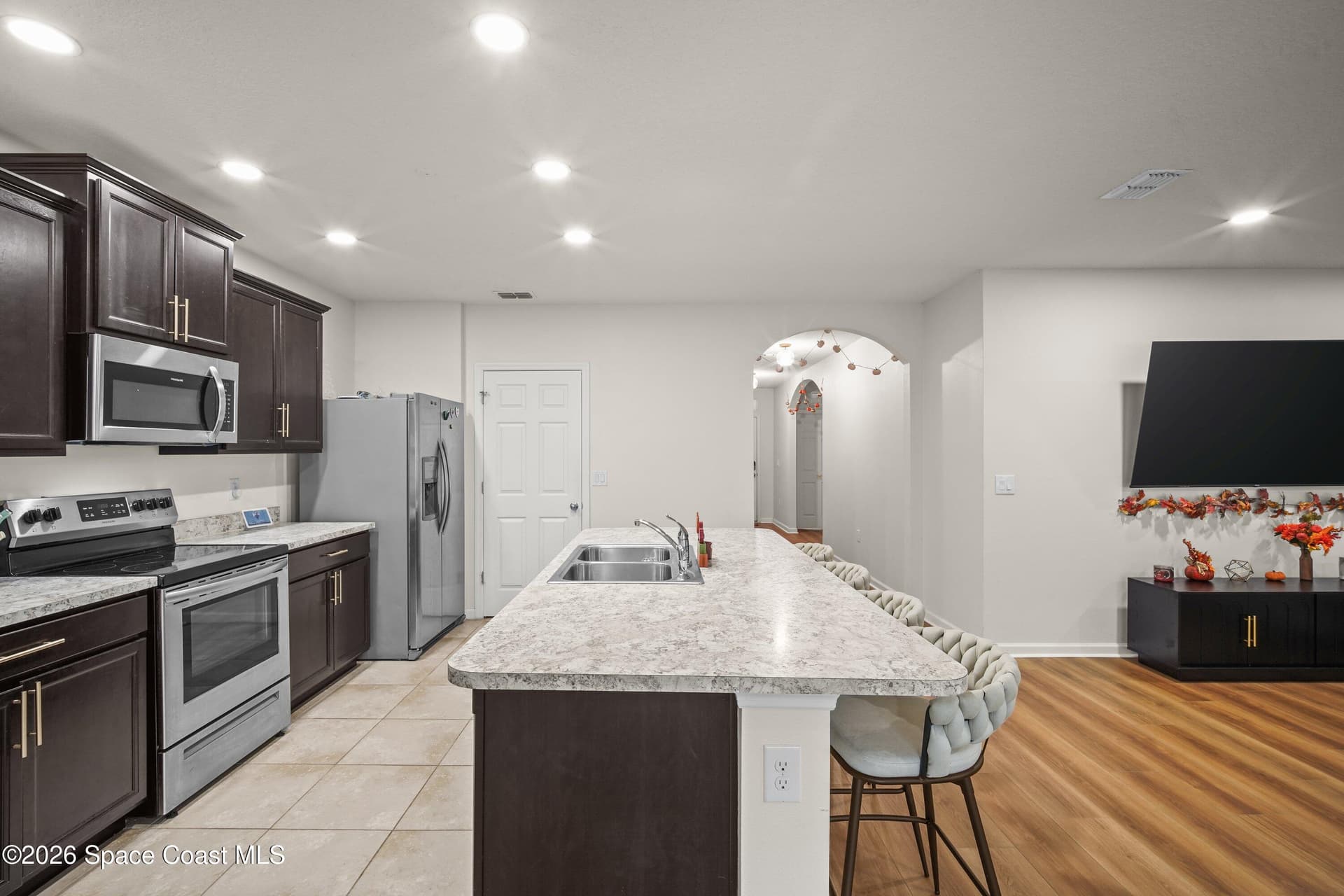 155 Sutherland Drive SW photo 14