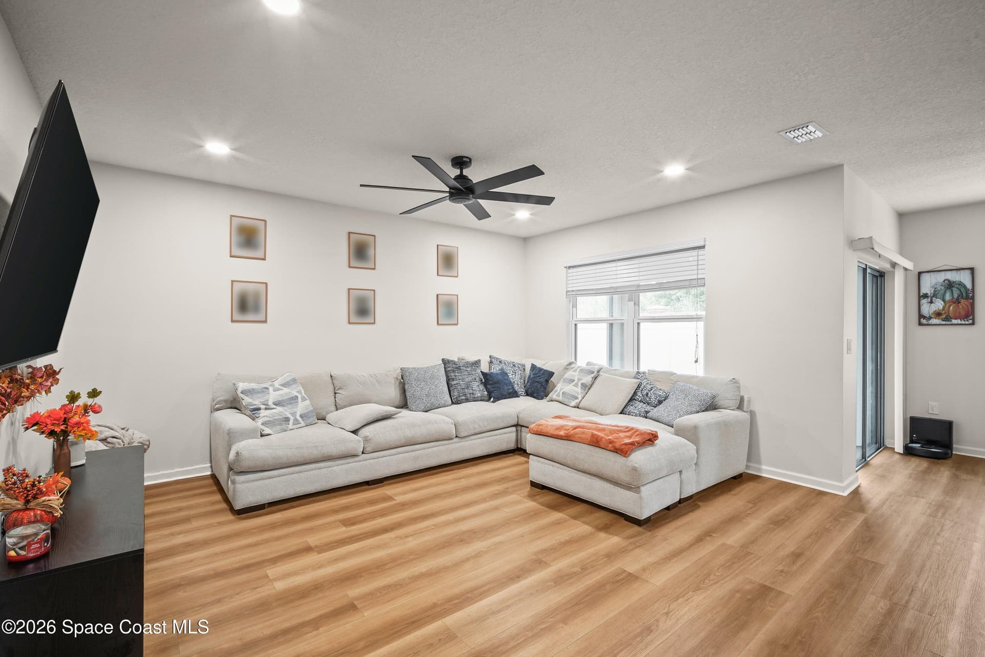 155 Sutherland Drive SW photo 23