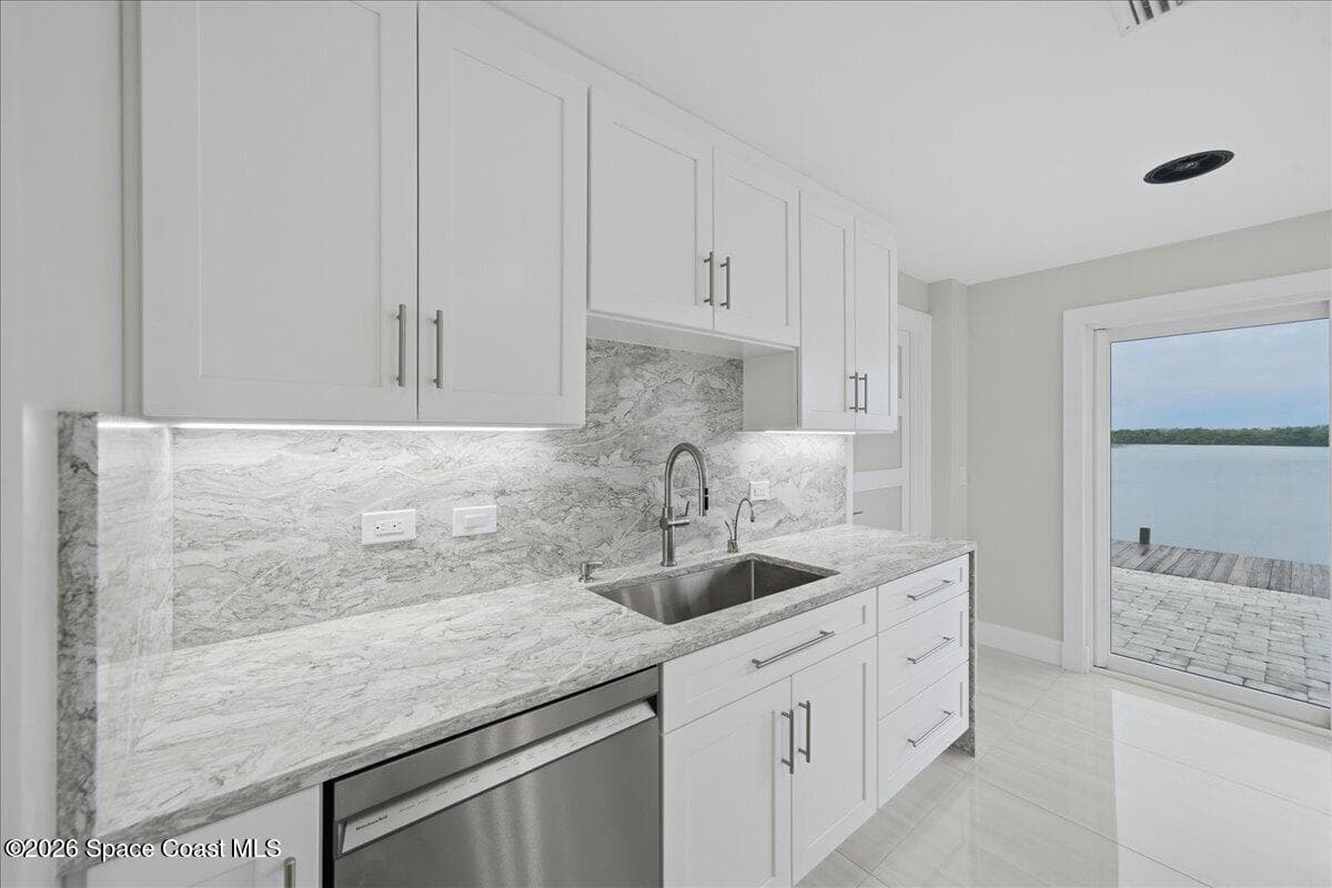 415 Island Drive photo 8