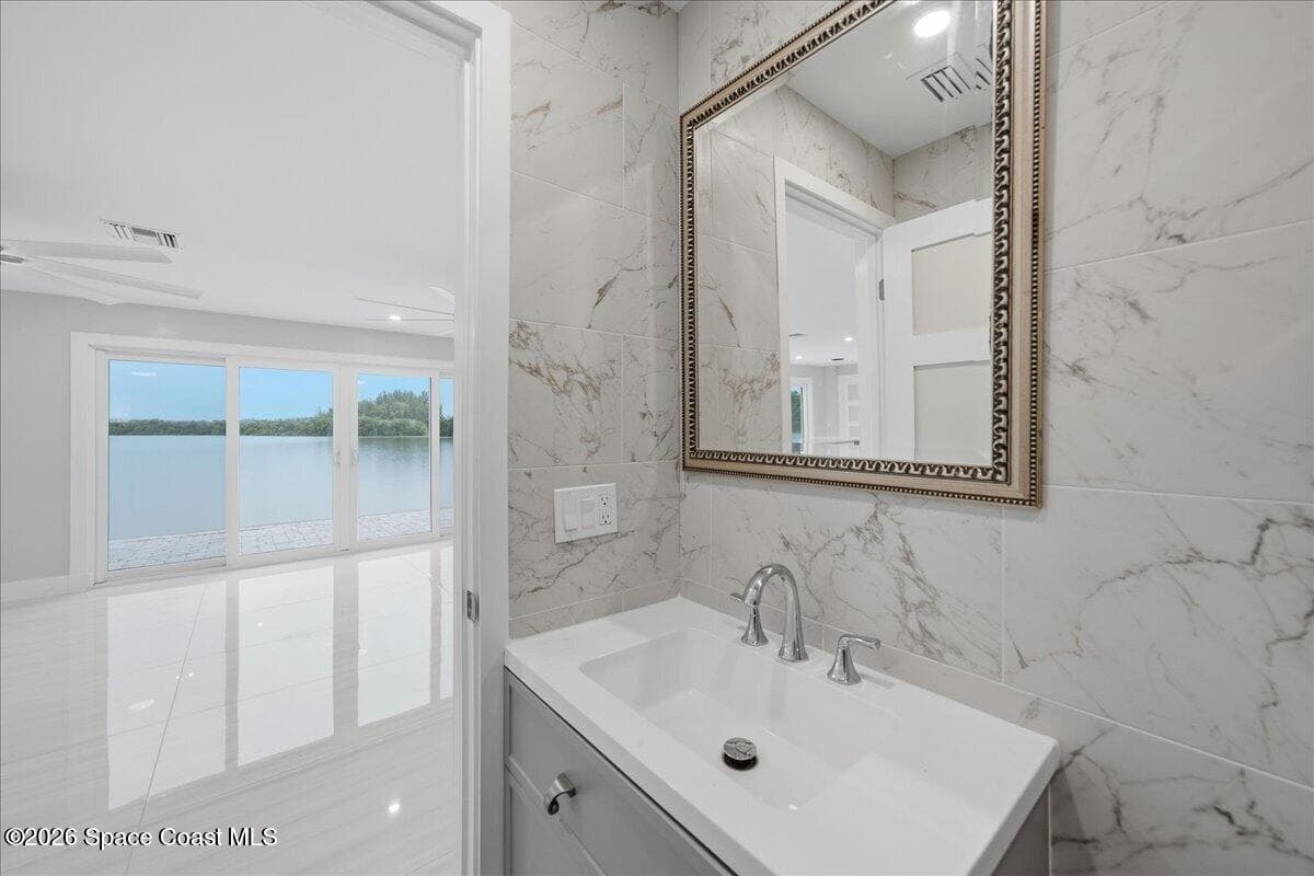 415 Island Drive photo 16