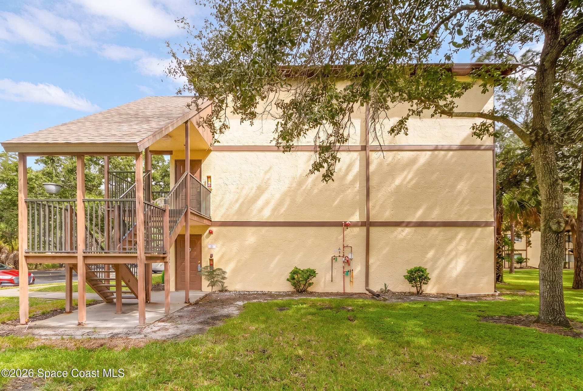 7821 Maplewood Drive 402 photo 4