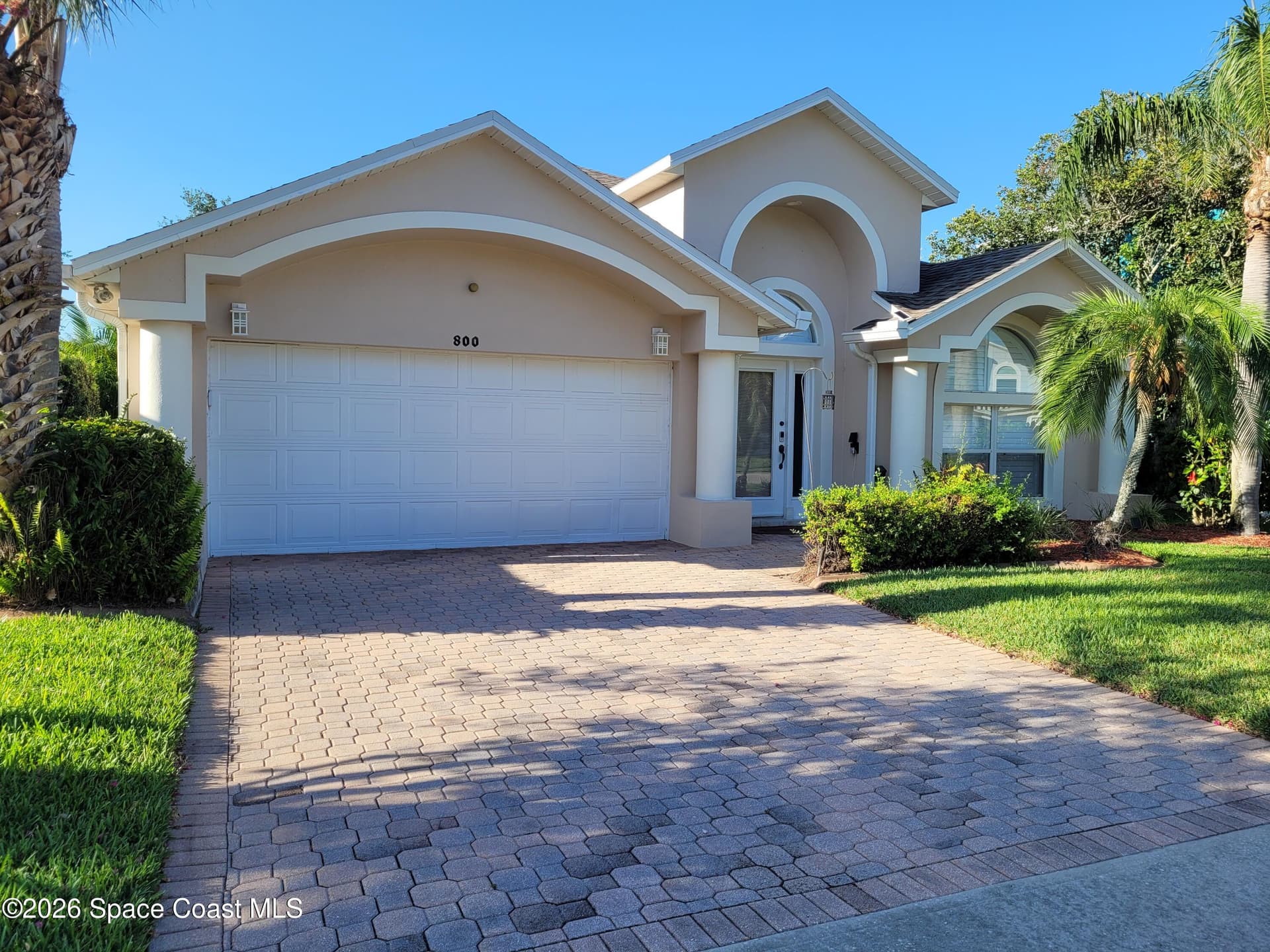 800 Sunset Lakes Drive photo 1