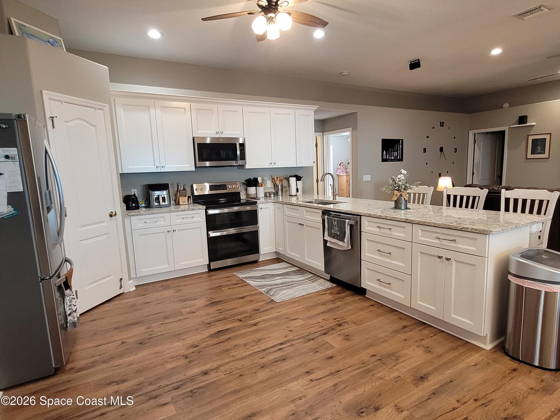 800 Sunset Lakes Drive photo 12