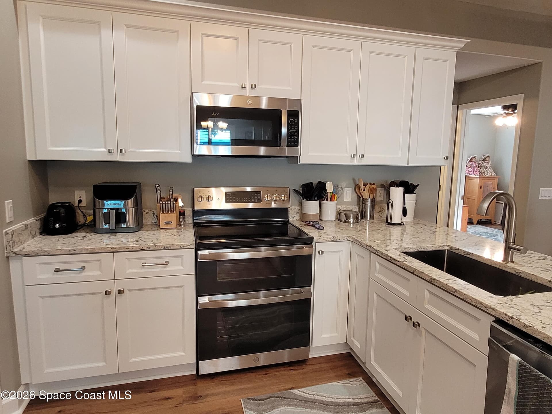 800 Sunset Lakes Drive photo 15