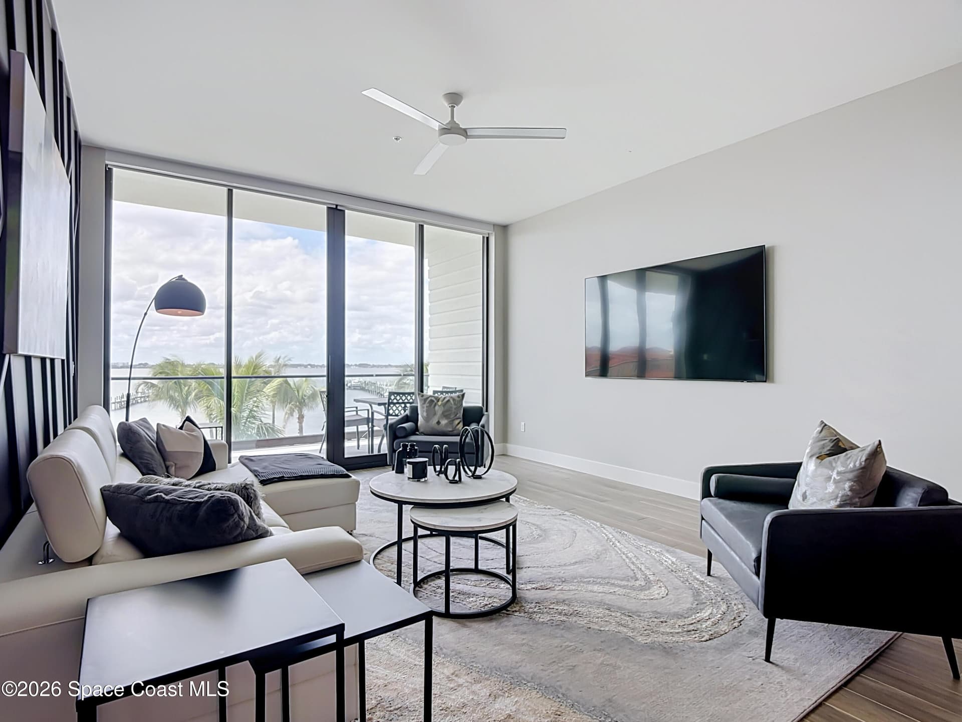 205 Strand Drive 304 photo 4