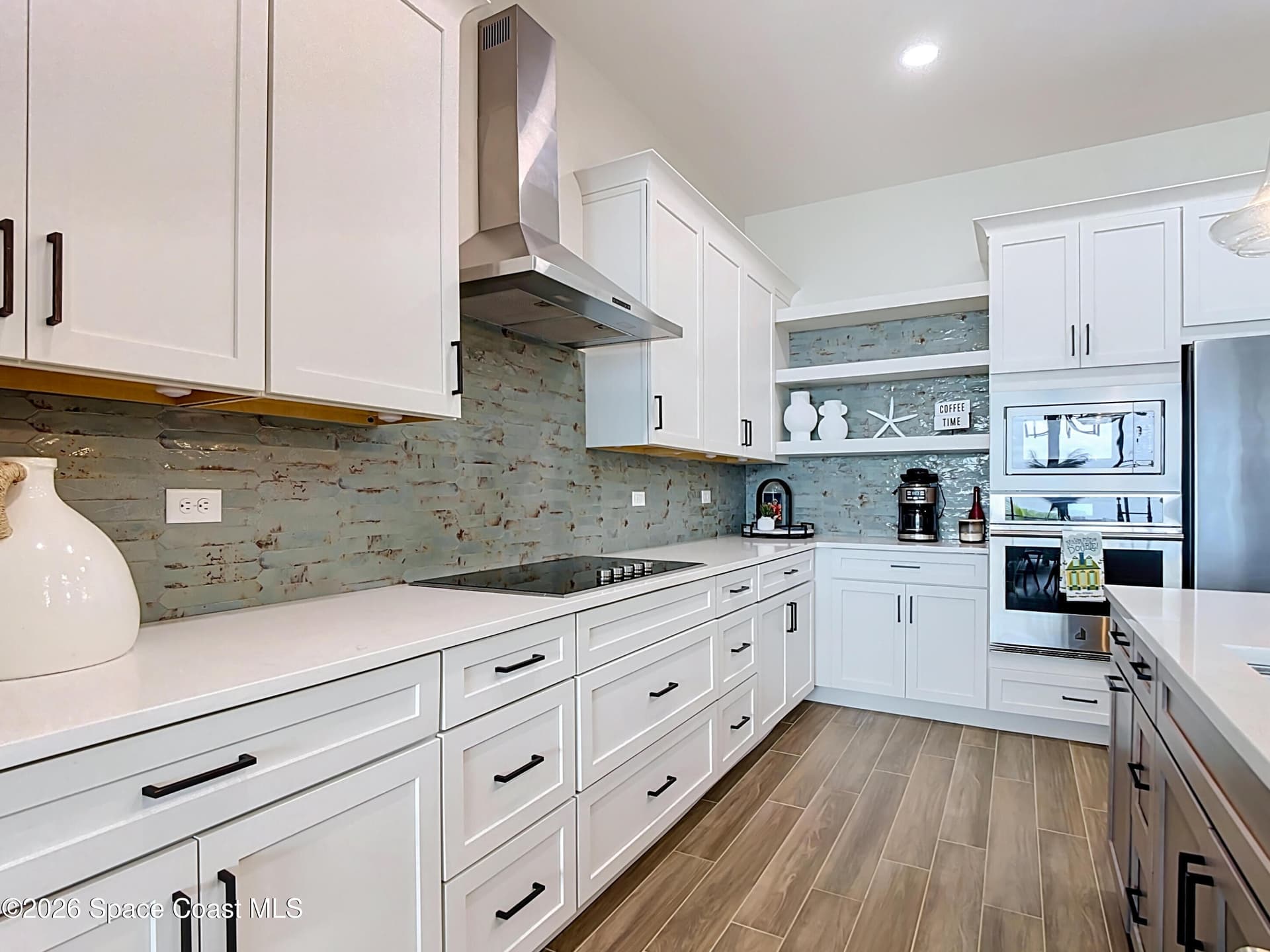 205 Strand Drive 304 photo 6