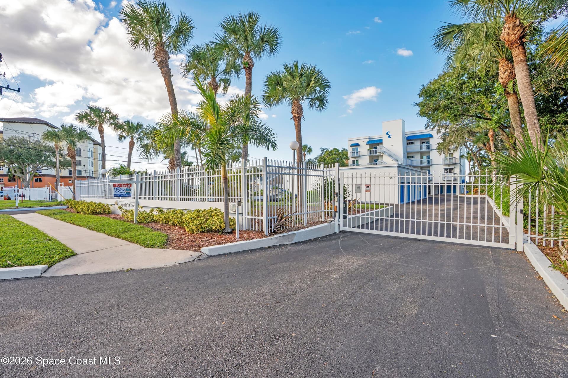 1208 E River Drive E #401 2