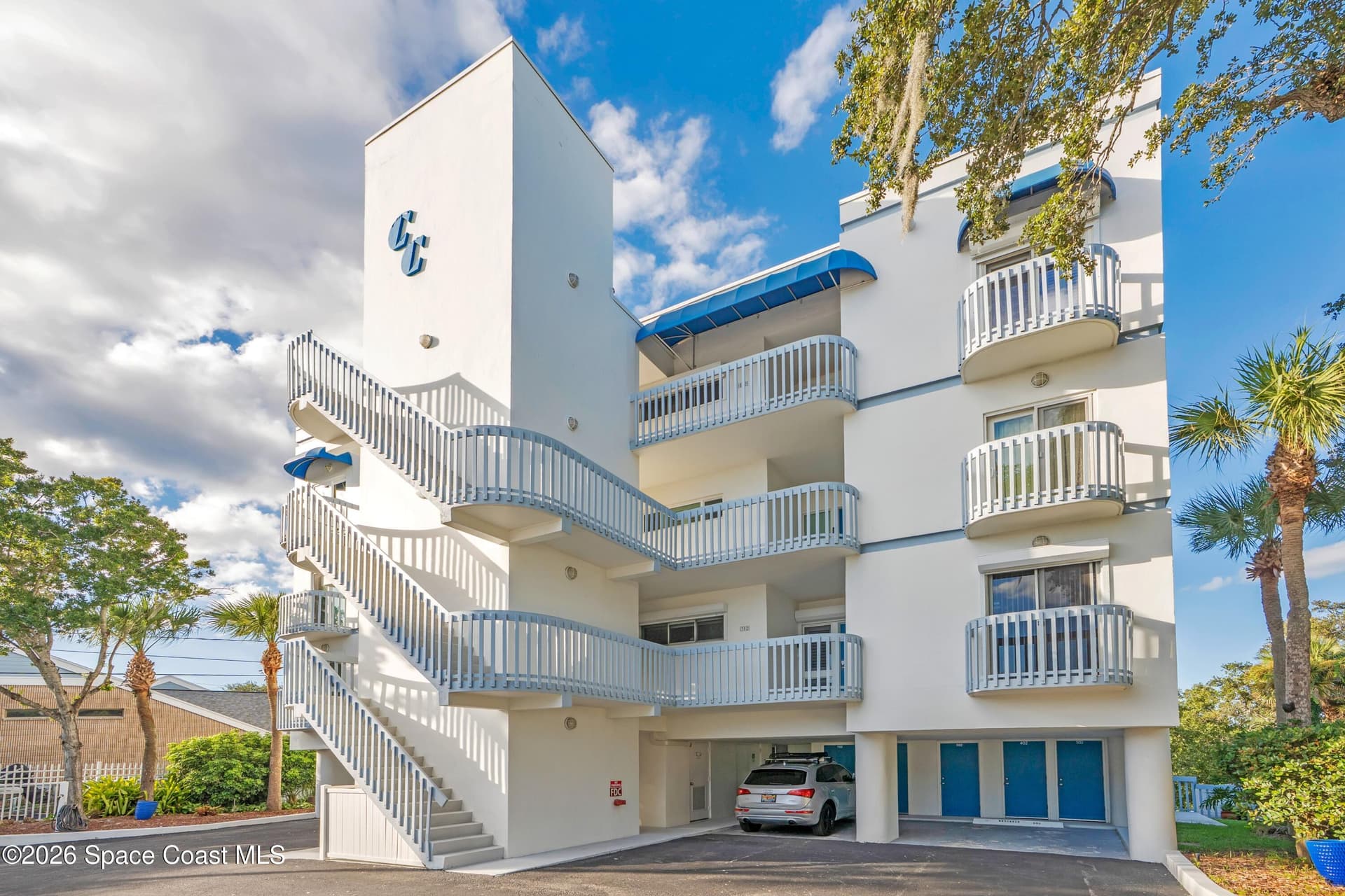 1208 E River Drive E #401 4