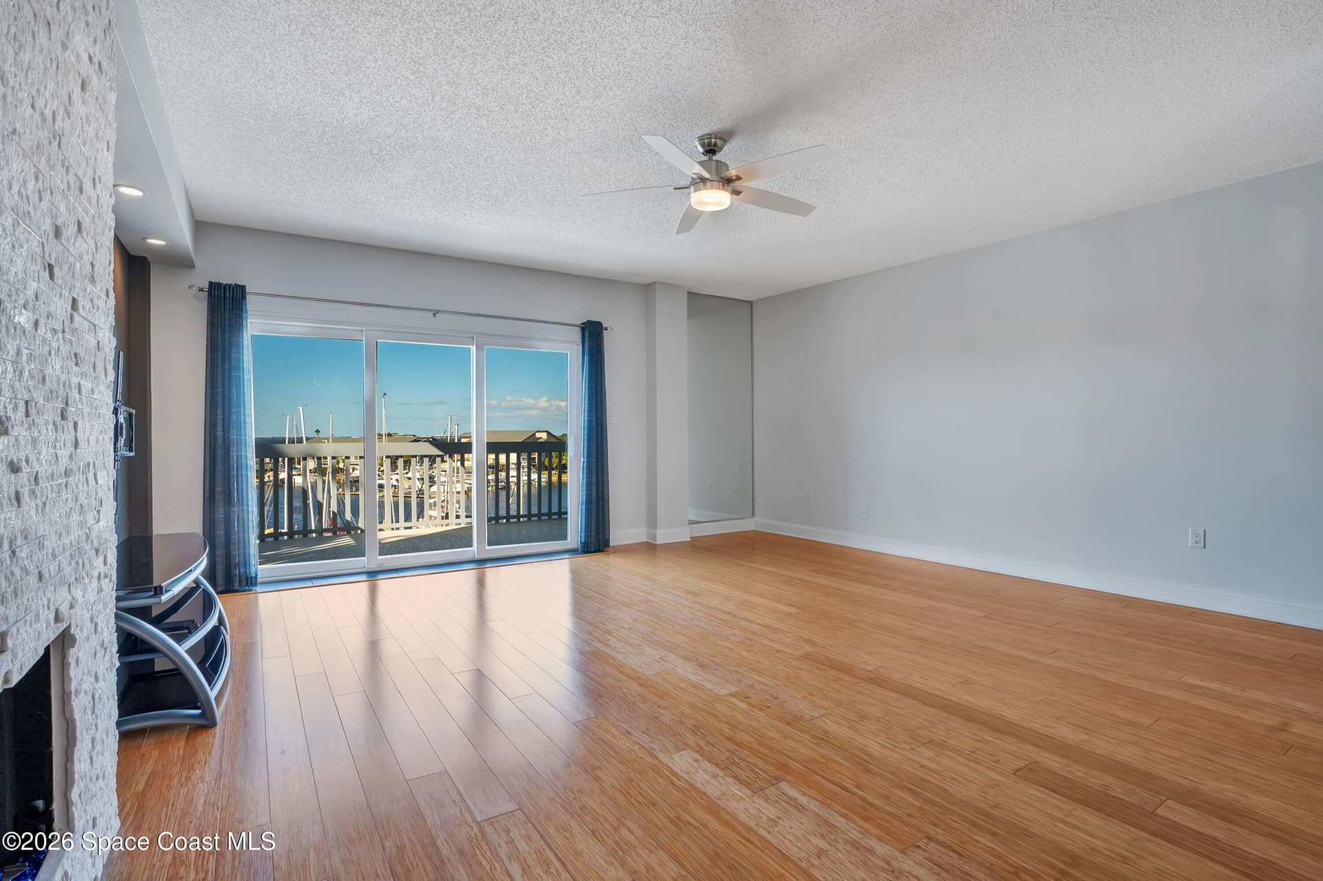 1208 E River Drive E 401 photo 22