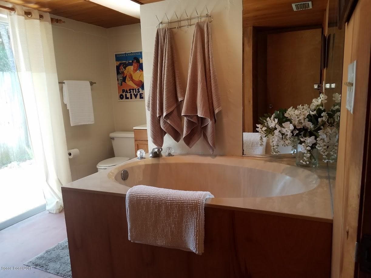 1095 Newfound Harbor Drive photo 13