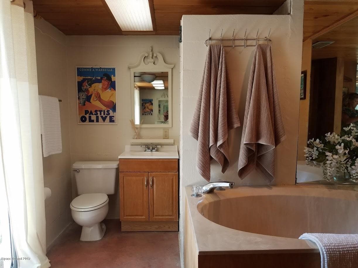 1095 Newfound Harbor Drive photo 15