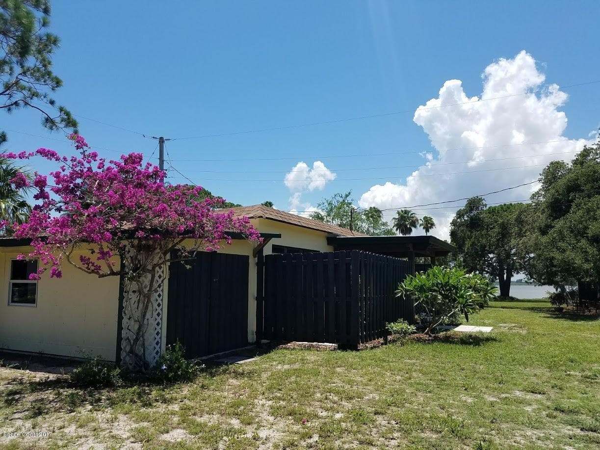 1095 Newfound Harbor Drive photo 17