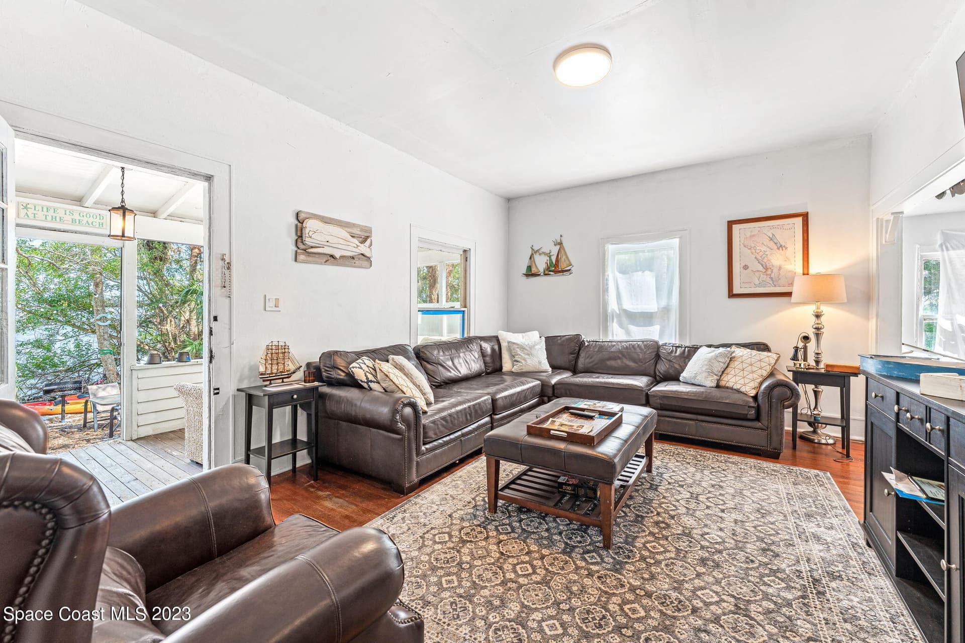 1365 Pineapple Avenue photo 22