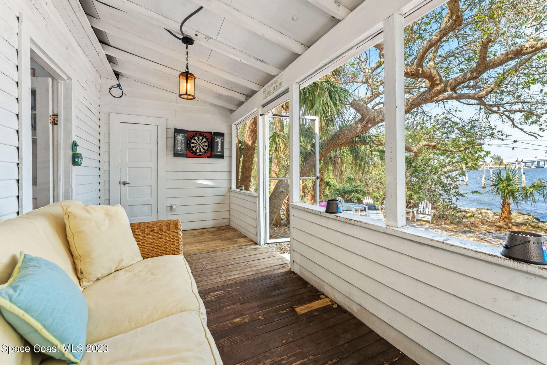1365 Pineapple Avenue photo 17