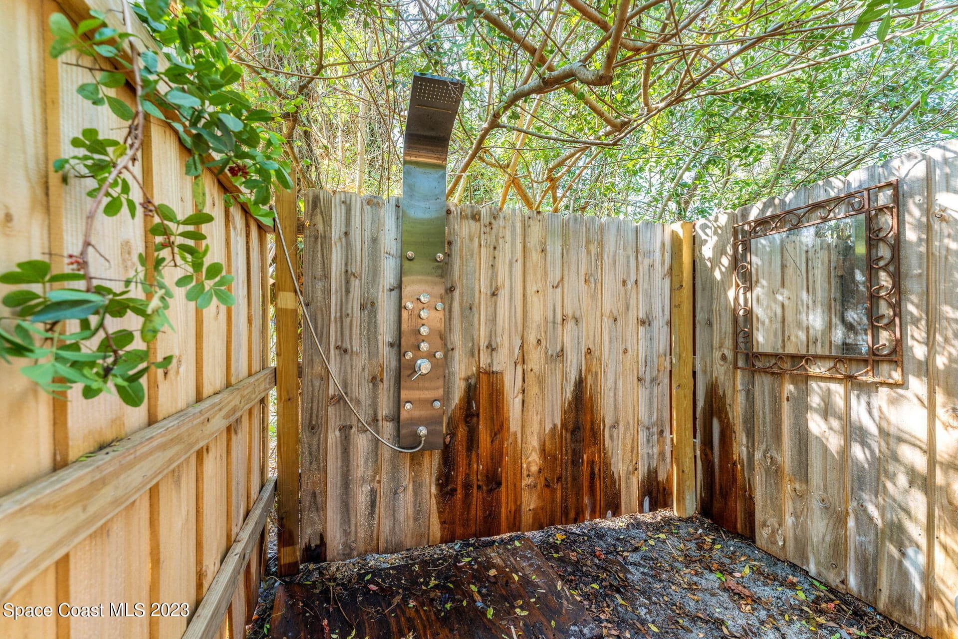 1365 Pineapple Avenue photo 19
