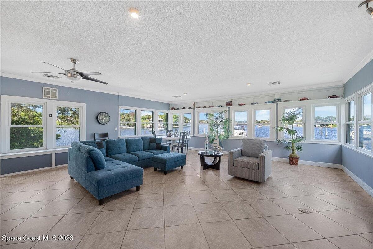 973 N Harbor City Boulevard photo 11