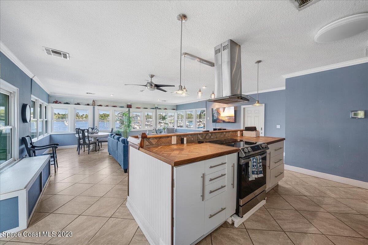 973 N Harbor City Boulevard photo 16