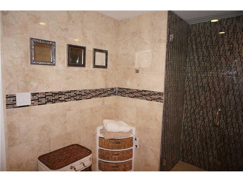 19370 COLLINS AV SEASONAL 1611 photo 16