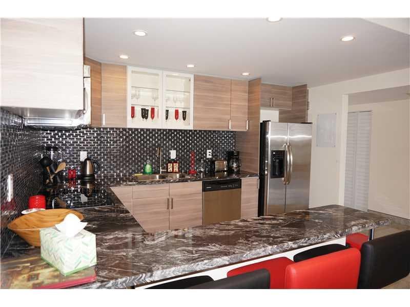 19370 COLLINS AV SEASONAL 1611 photo 2