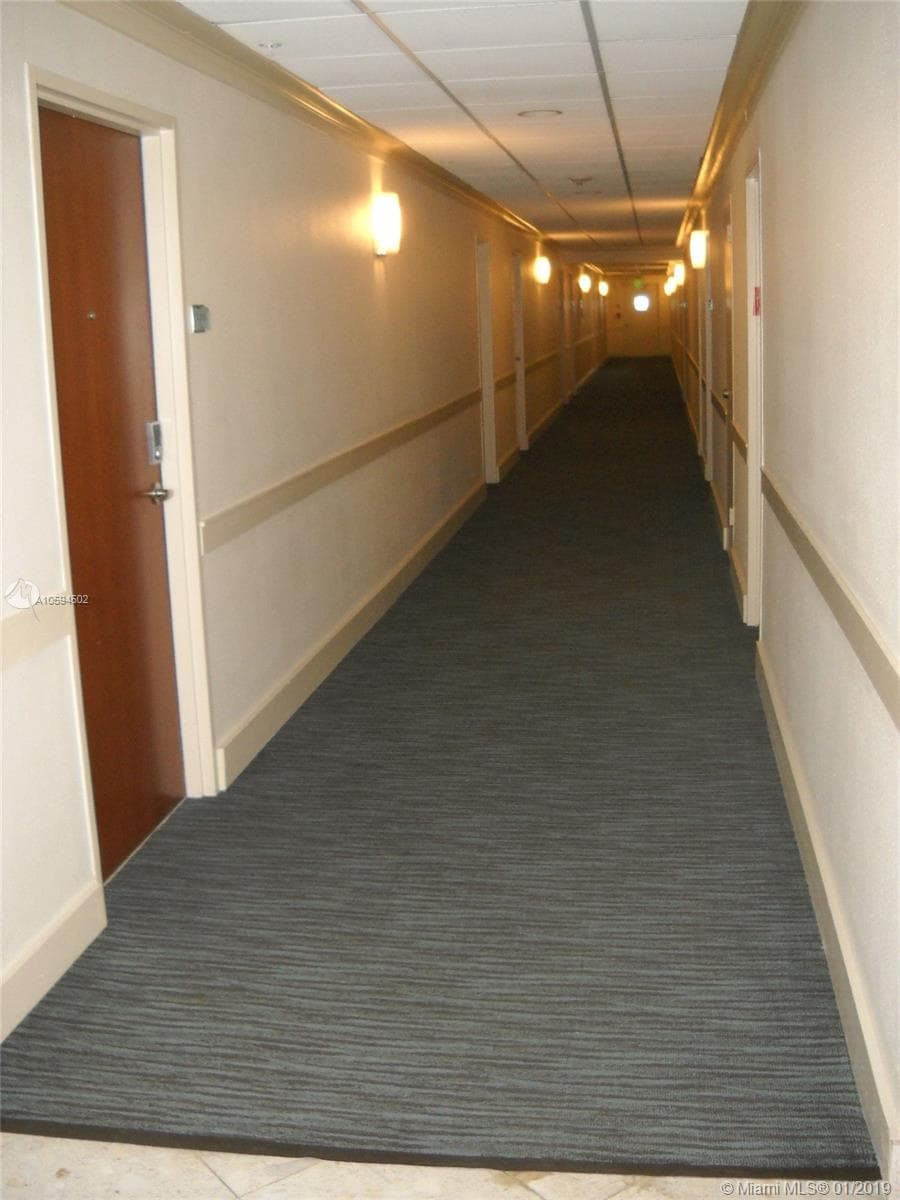 3801 S Ocean Dr 10V photo 15