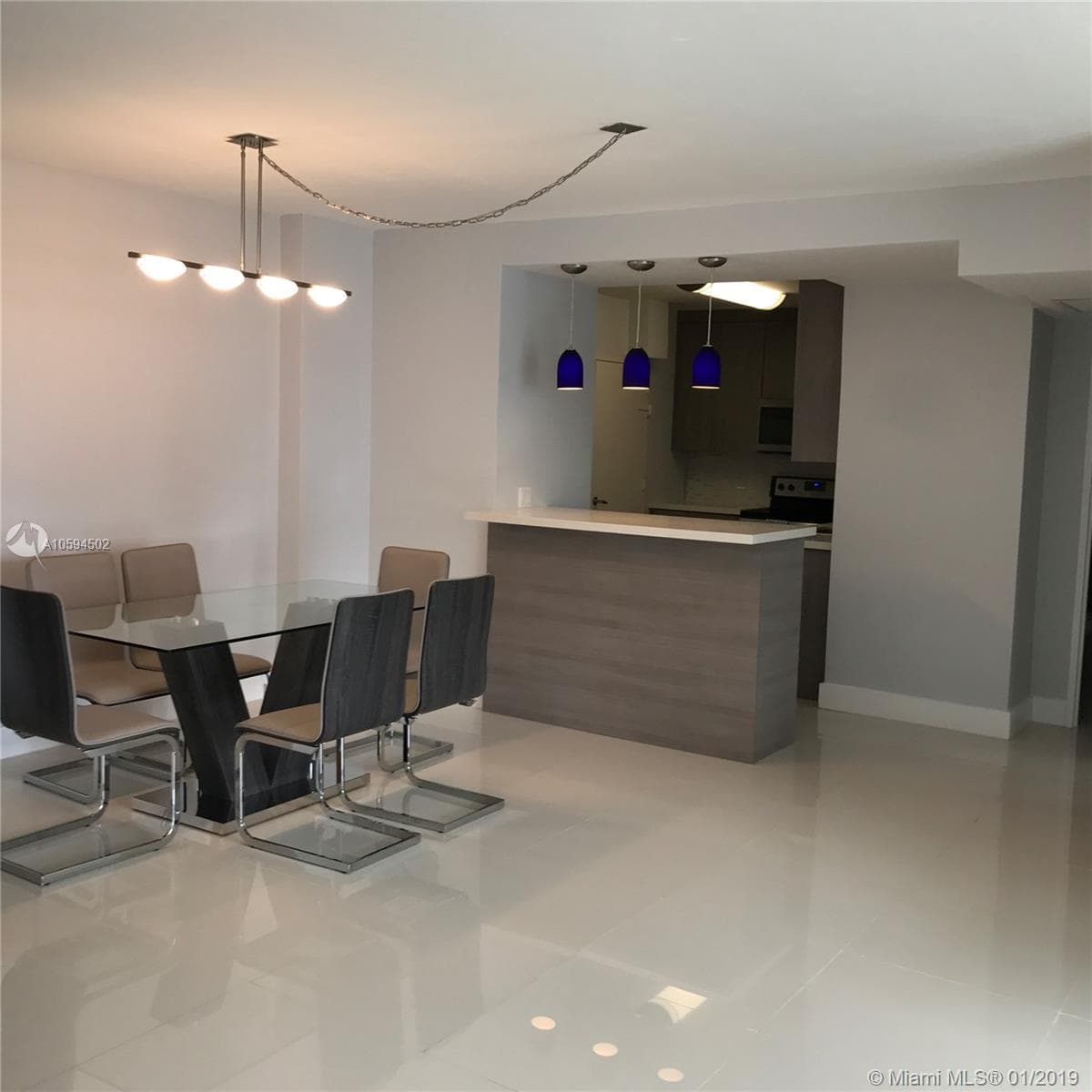 3801 S Ocean Dr 10V photo 2