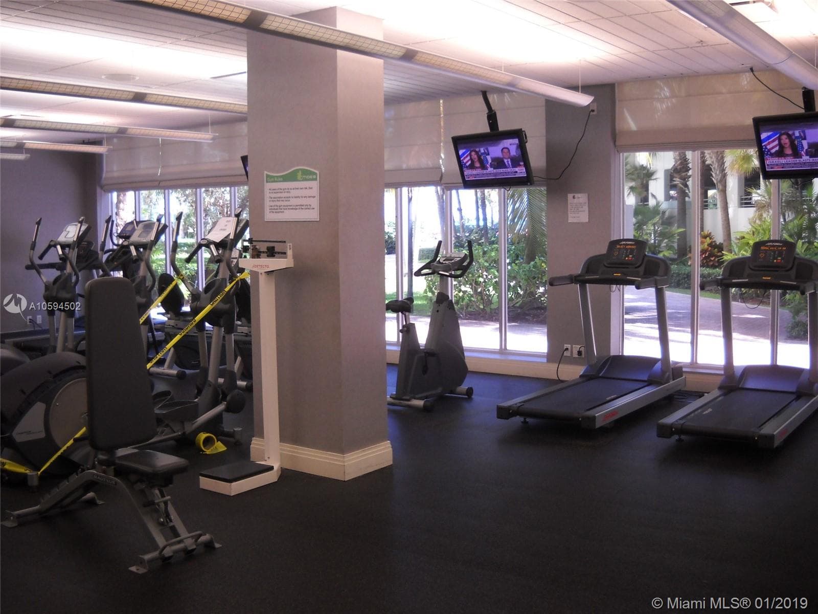 3801 S Ocean Dr 10V photo 24
